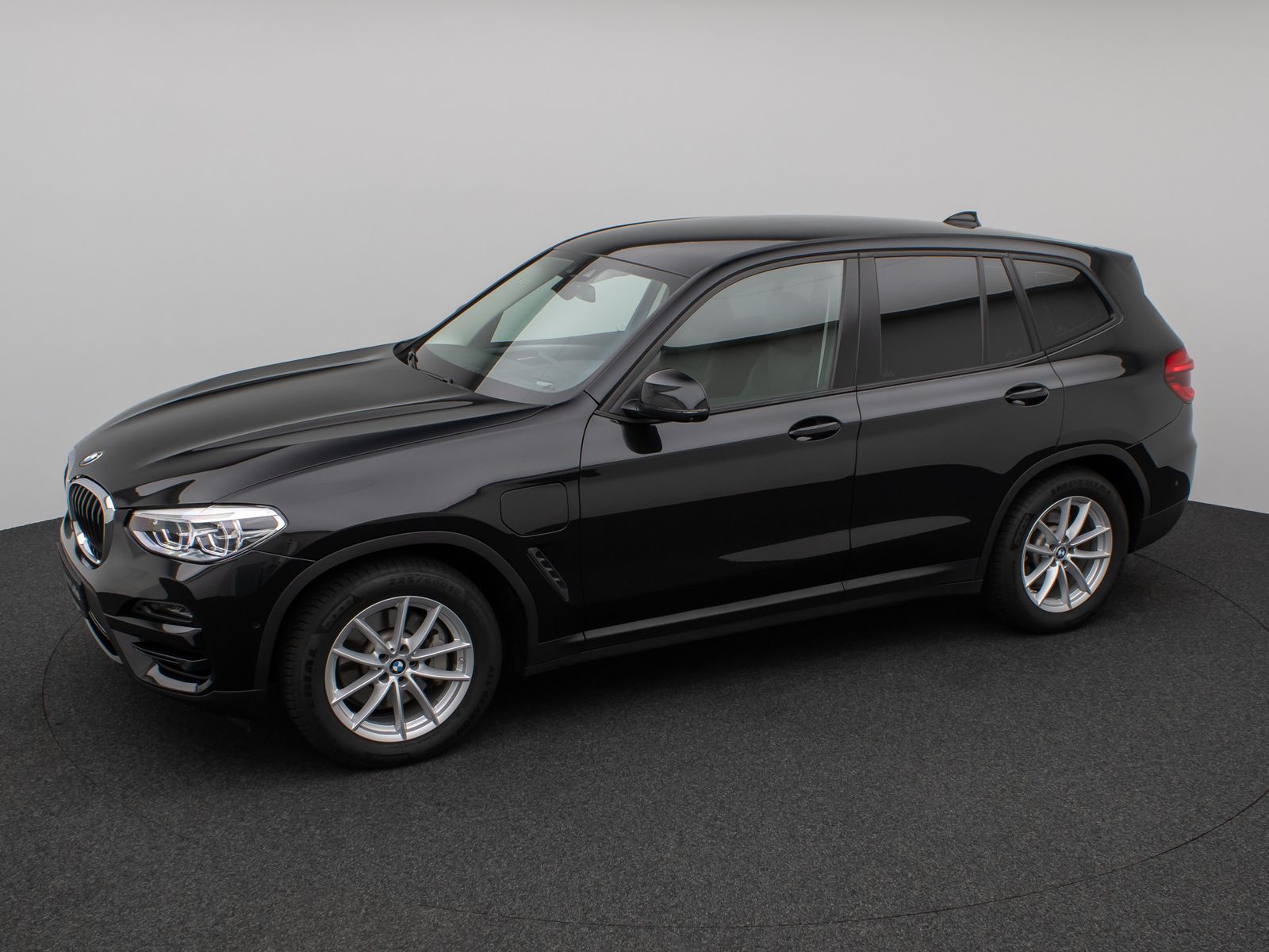 Fahrzeugabbildung BMW X3 xD30e 360° HUD DAB HiFi Leder Sport 18Zoll