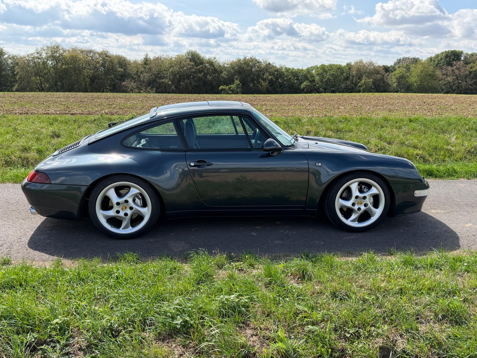 Porsche 993 Carrera 4 Coupé Aventuragrün H-Kennzeichen