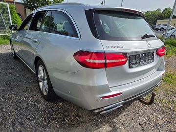Mercedes E 220 - 10