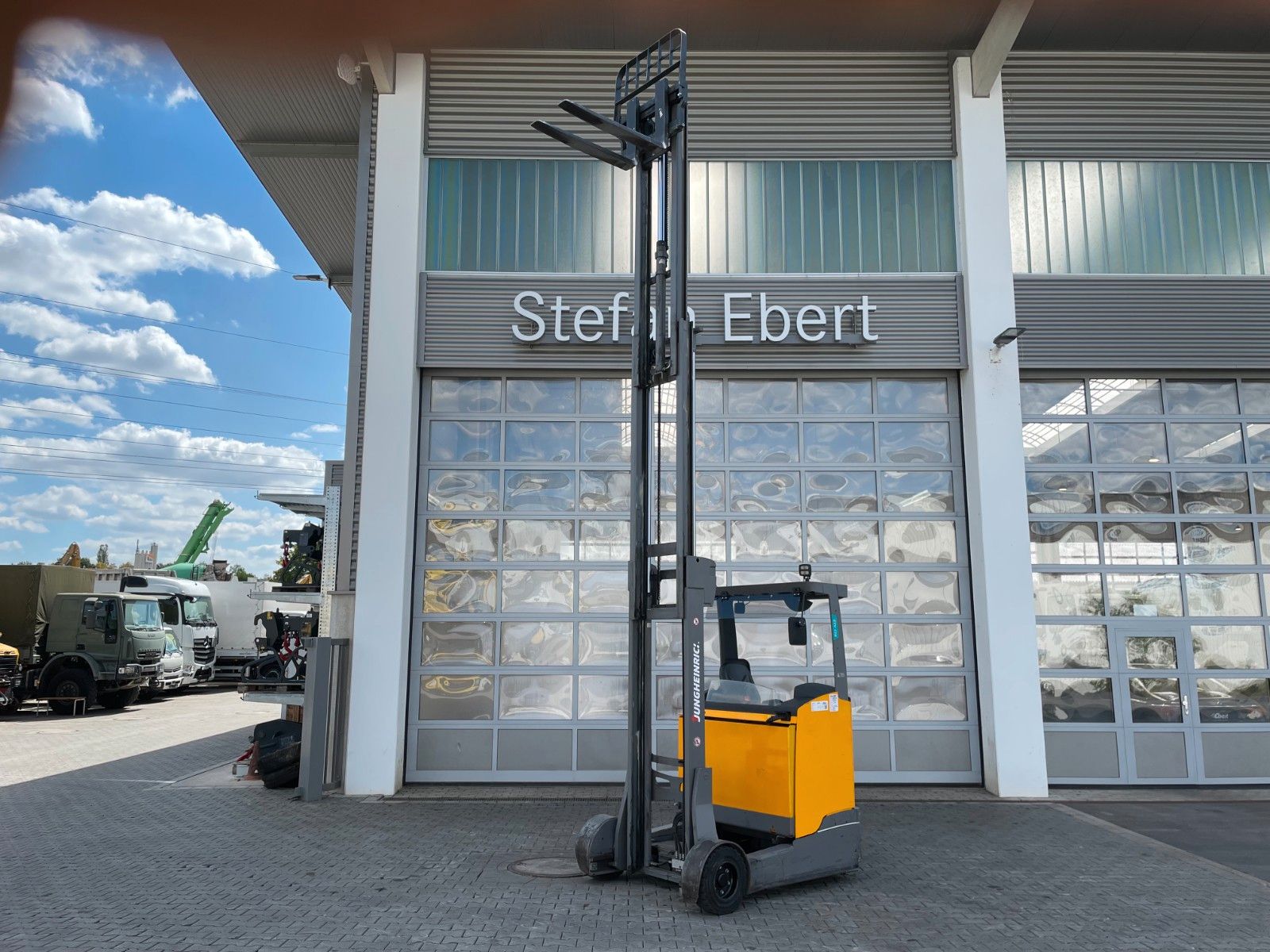 Fahrzeugabbildung Jungheinrich ETV C16 / Triplex 5.72m / SS / nur 2.953h / 2016