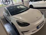 Tesla Model 3 Hinterradantrieb RWD RWD - Tesla Model 3 in Frankfurt (Main)