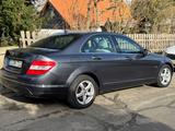 Mercedes-Benz C 180 CGI BlueEFFICIENCY ELEGANCE Autom. ELE... - Mercedes-Benz C 180: Blueefficiency