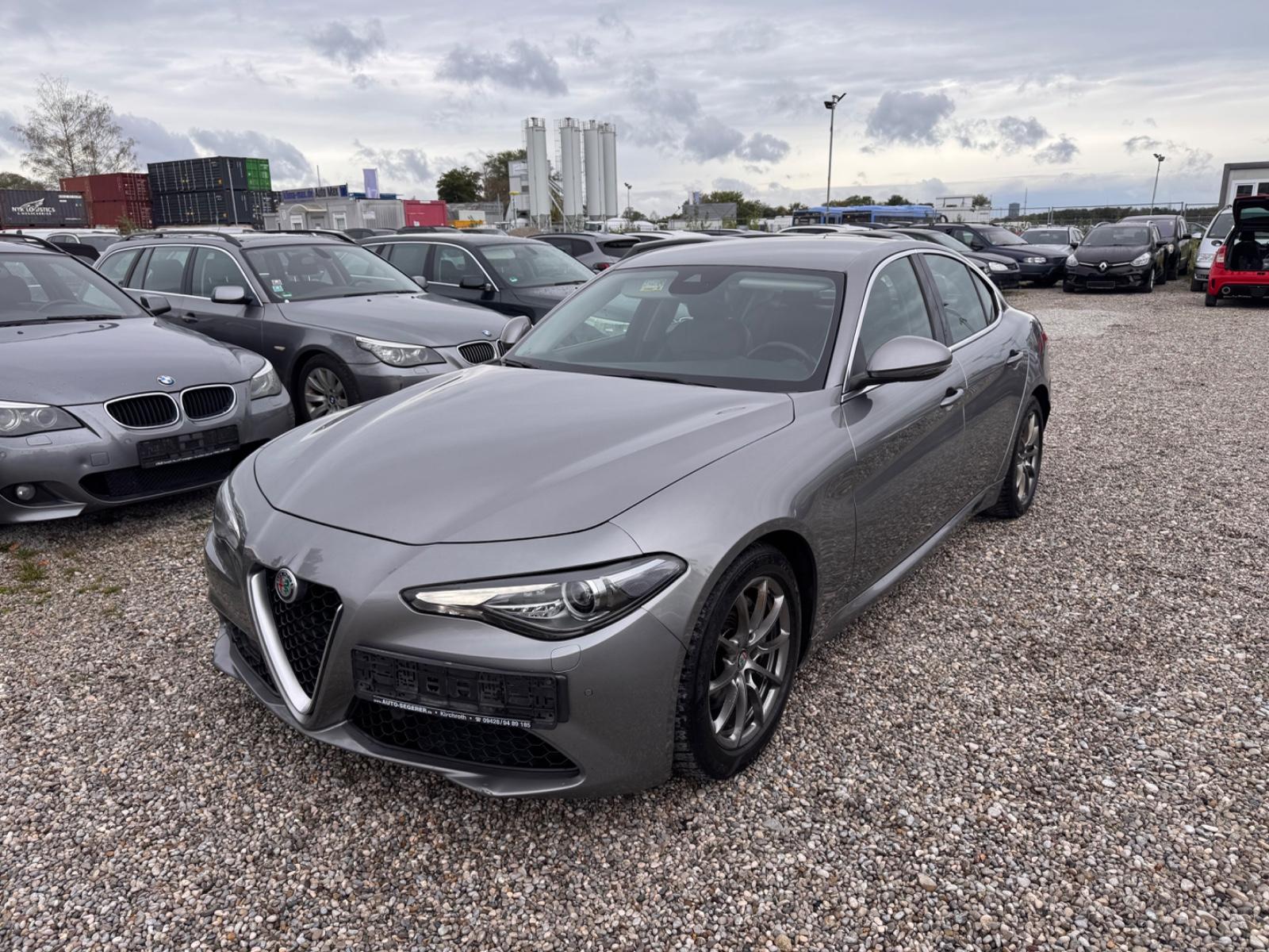 Alfa Romeo *Giulia*Super*Automatik*Navi*Xenon*Leder*AHK*ALU