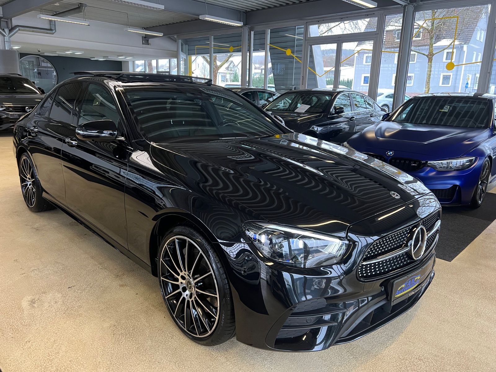 Fahrzeugabbildung Mercedes-Benz E 400 d 4Matic AMG LINE *PANO*designo-manufaktur