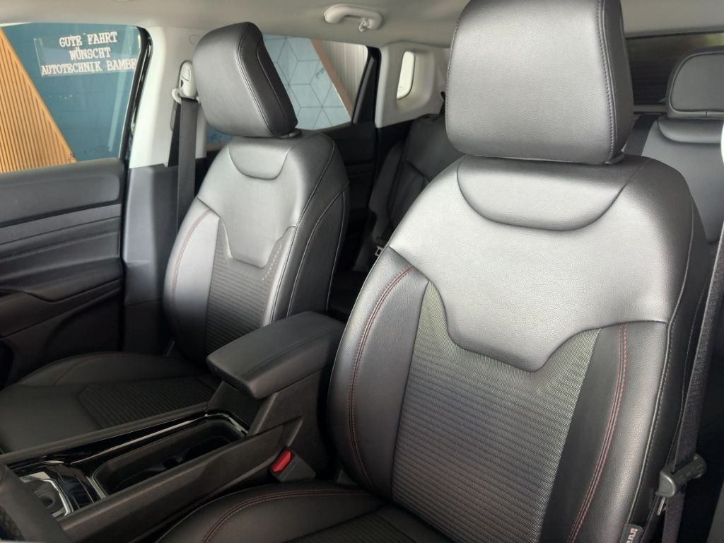 Fahrzeugabbildung Jeep Compass AUTOMATIK ALLWETTER  RÜCKFAHRK.