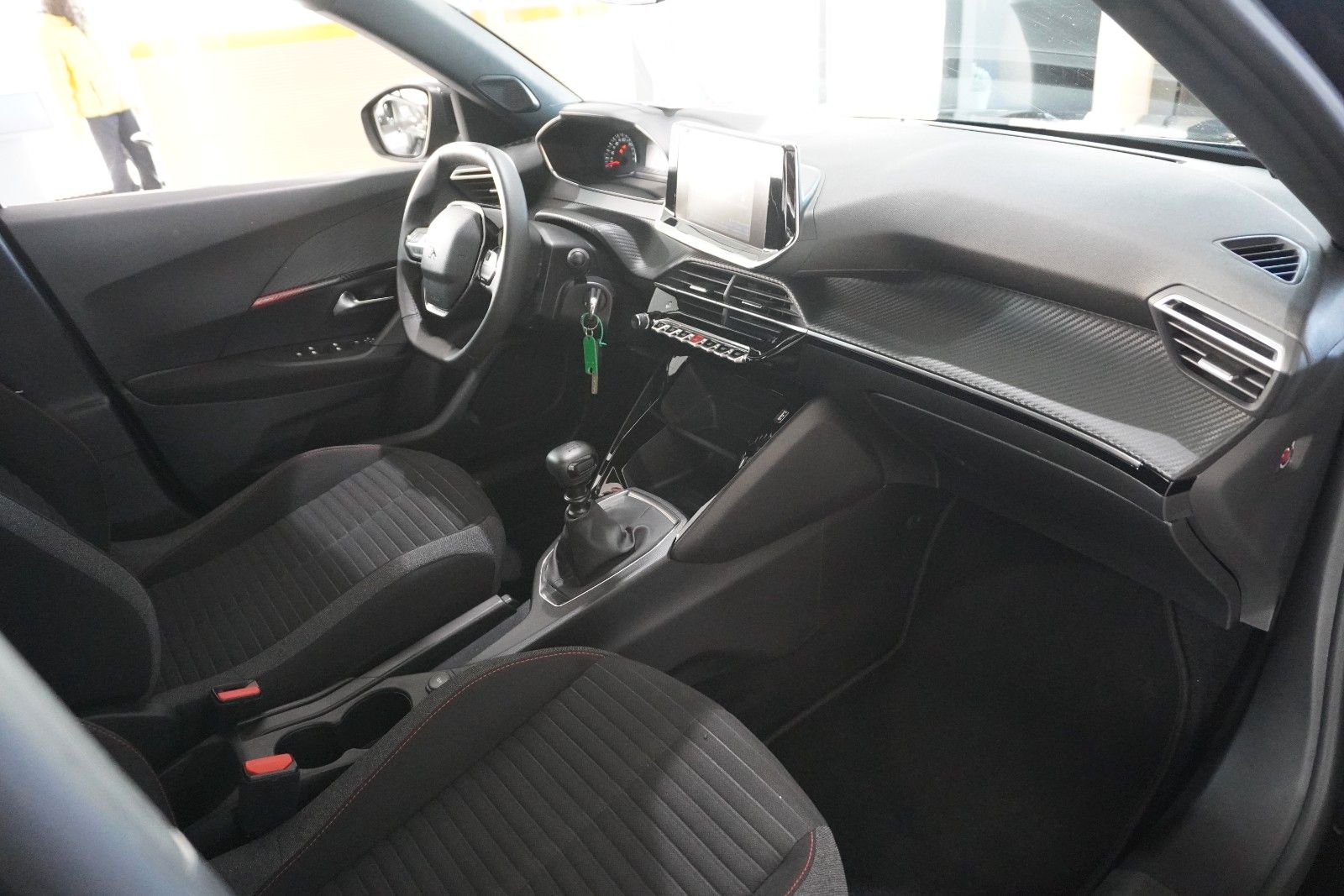 Fahrzeugabbildung Peugeot 2008 1.2T ACTIVE PACK NAVI/LED/KAMERA/SPORT/SH