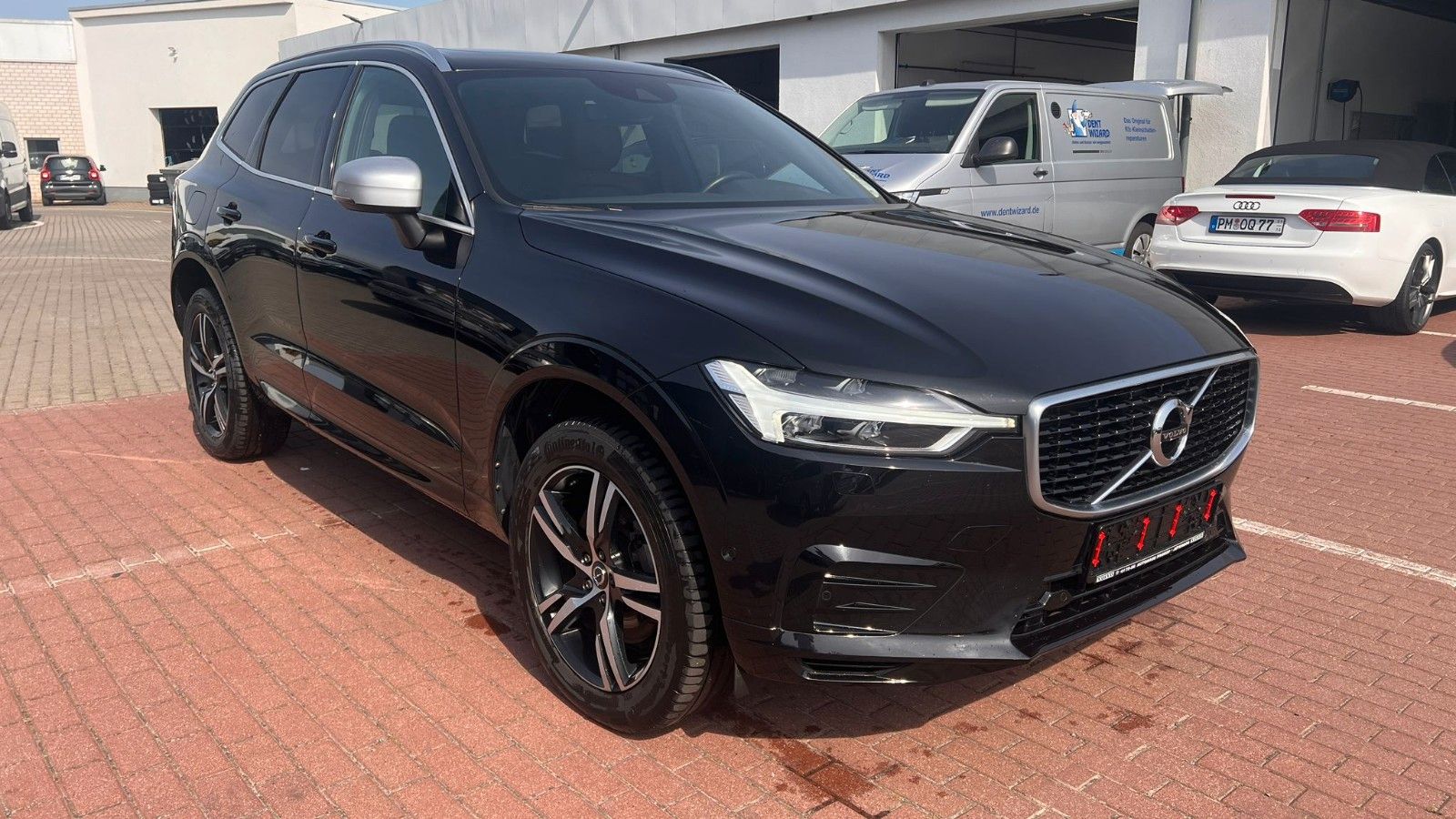 Fahrzeugabbildung Volvo XC60 R-Design D5 AWD*H&K*LUFT*PANO*AHK*RFK