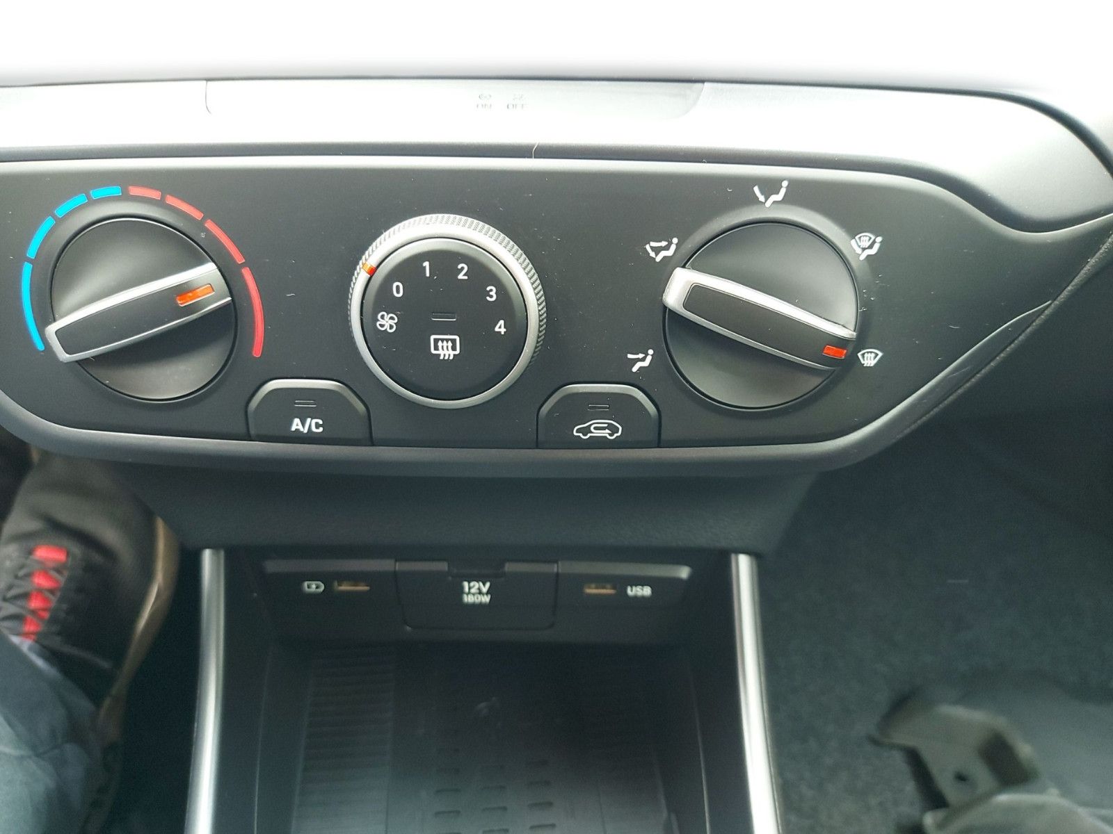 Fahrzeugabbildung Hyundai BAYON 1,0 T 100 PS Trend Mild-Hybrid 2WD