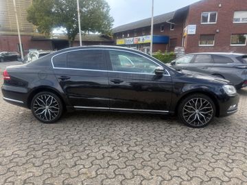 Volkswagen Passat - 4
