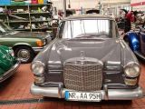 Mercedes-Benz 200 D Heckflosse - Mercedes-Benz mit Diesel-Antrieb: Heckflosse