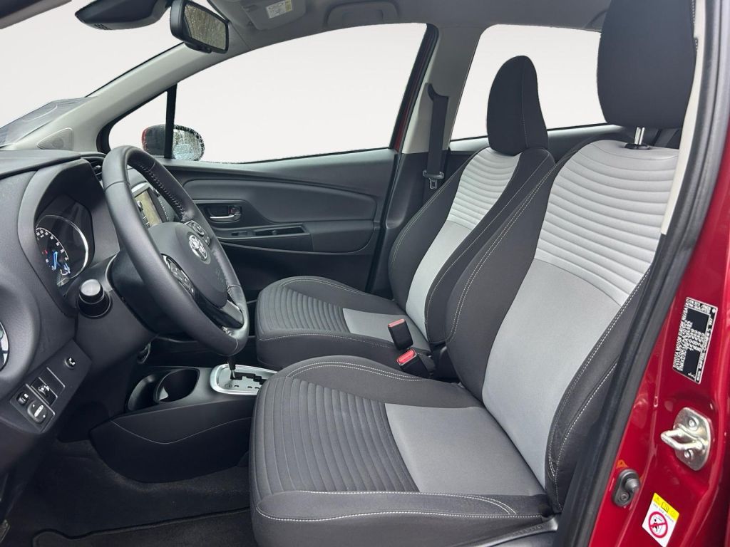 Fahrzeugabbildung Toyota Yaris Hybrid 1.5 VVT-i Comfort