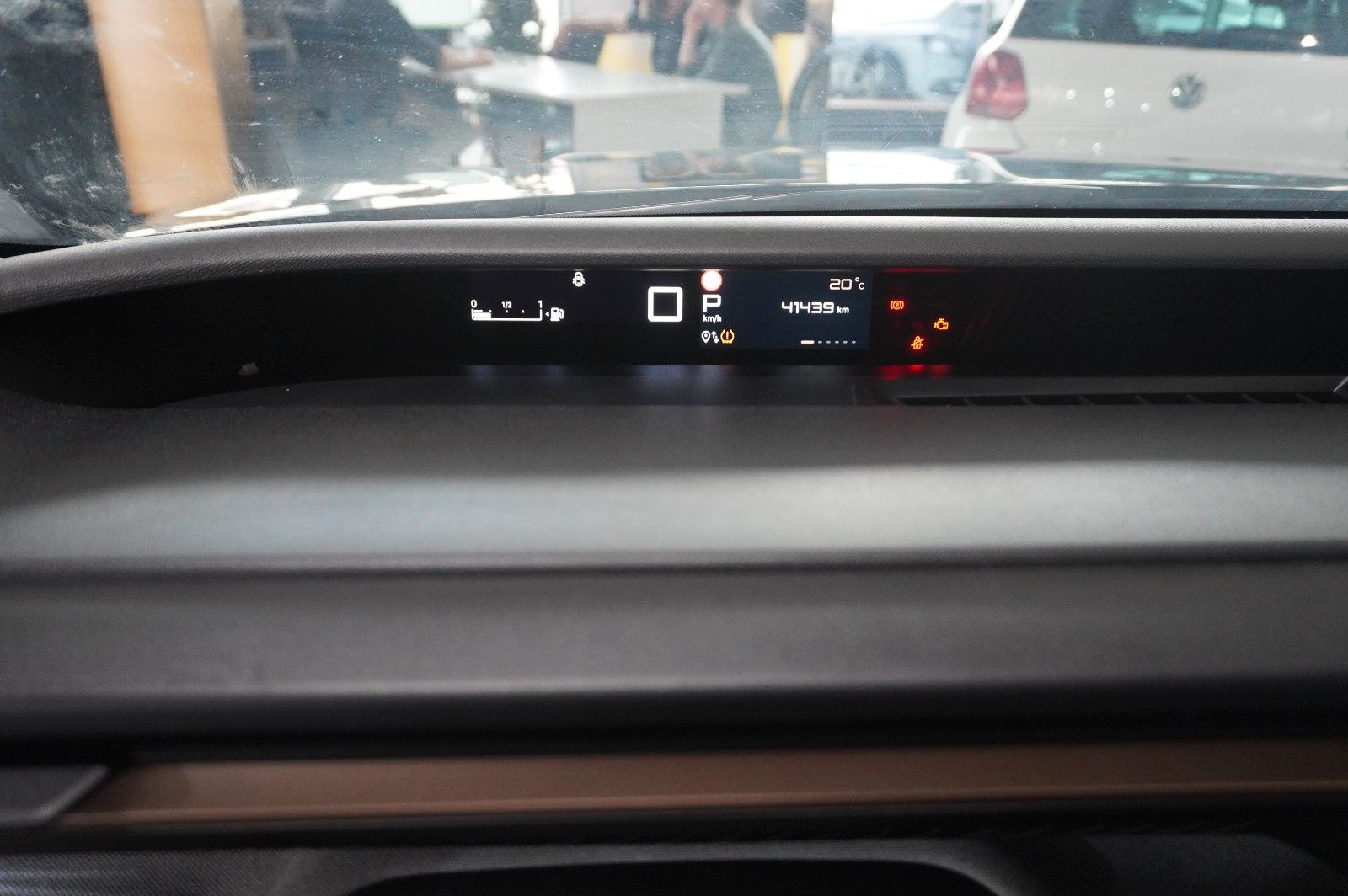 Fahrzeugabbildung Citroën C3 Aircross 1.2 HYBRID PLUS DSC NAVI/LED/KAMERA