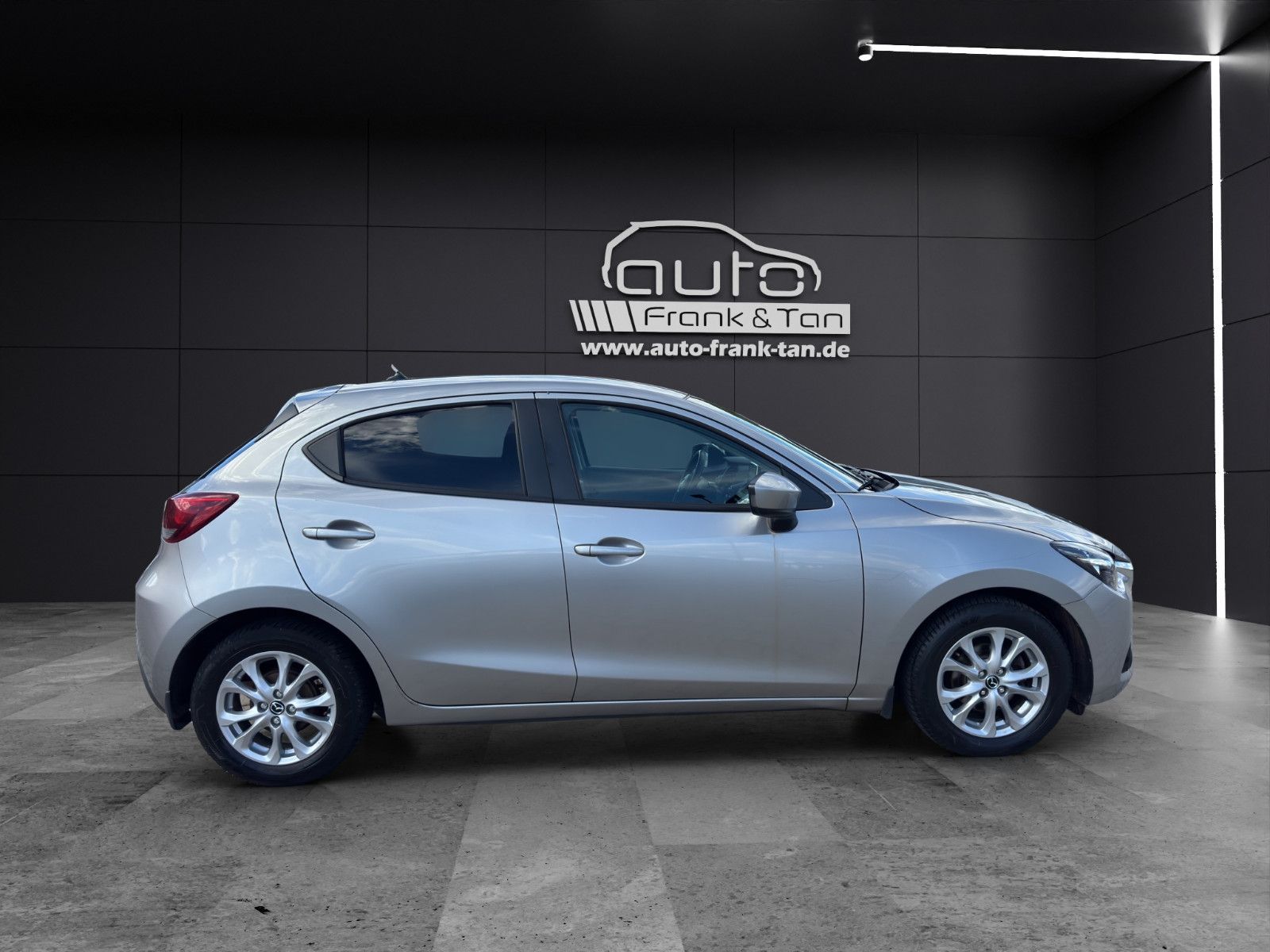 Fahrzeugabbildung Mazda 2 Lim. Exclusive-Line PDC*Shzg*USB*Tempo