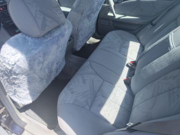 Mercedes E 230 - 6