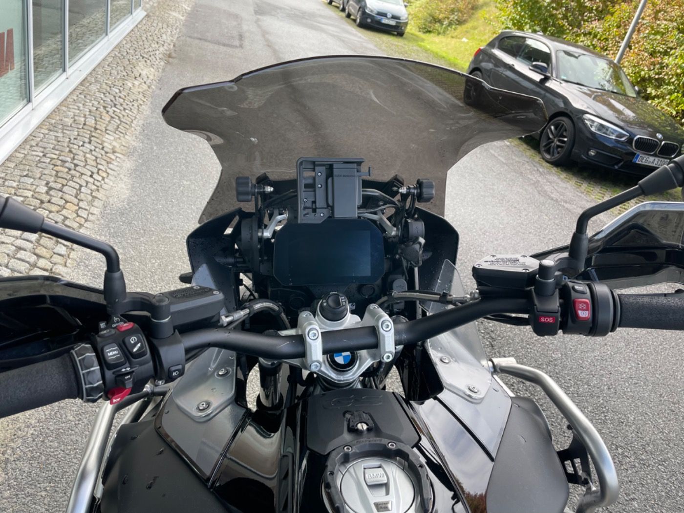 Fahrzeugabbildung BMW R 1250 GS ADVENTURE Sondermodell Triple Black vi