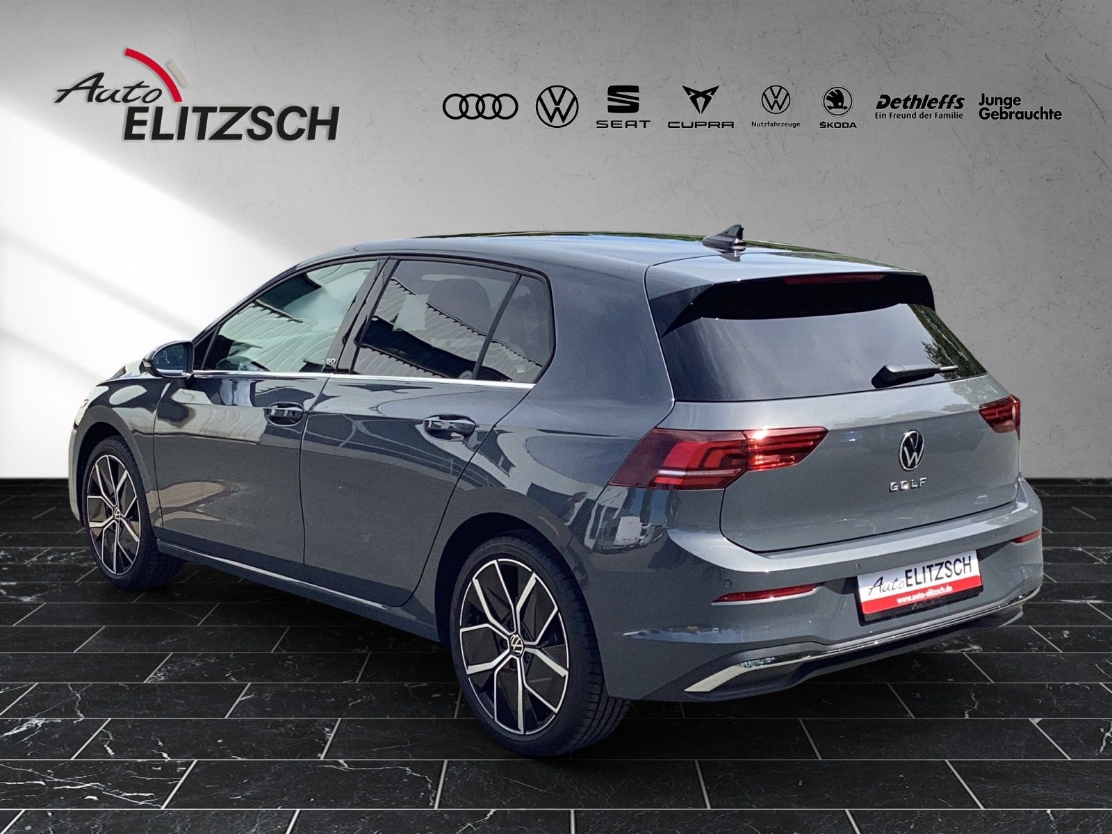 Fahrzeugabbildung Volkswagen Golf VIII eTSI Edition 50 DSG Matrix AHK Pano HU