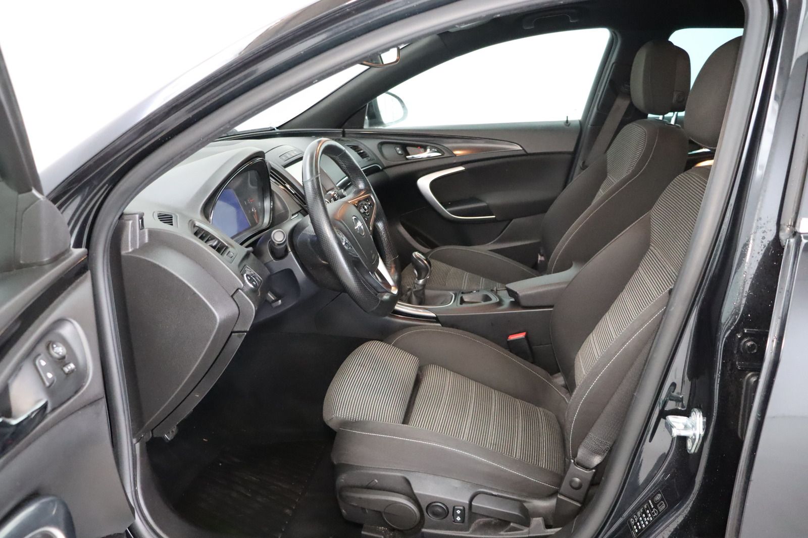 Fahrzeugabbildung Opel Insignia A Sports Tourer 2.0 CDTi Sport