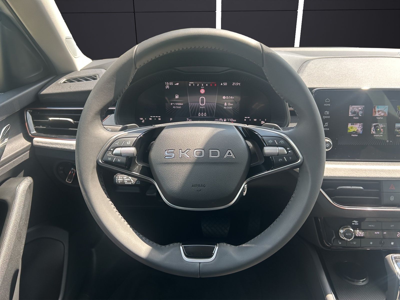 Fahrzeugabbildung SKODA Kamiq 1.0 DSG Selection AHK MATRIX