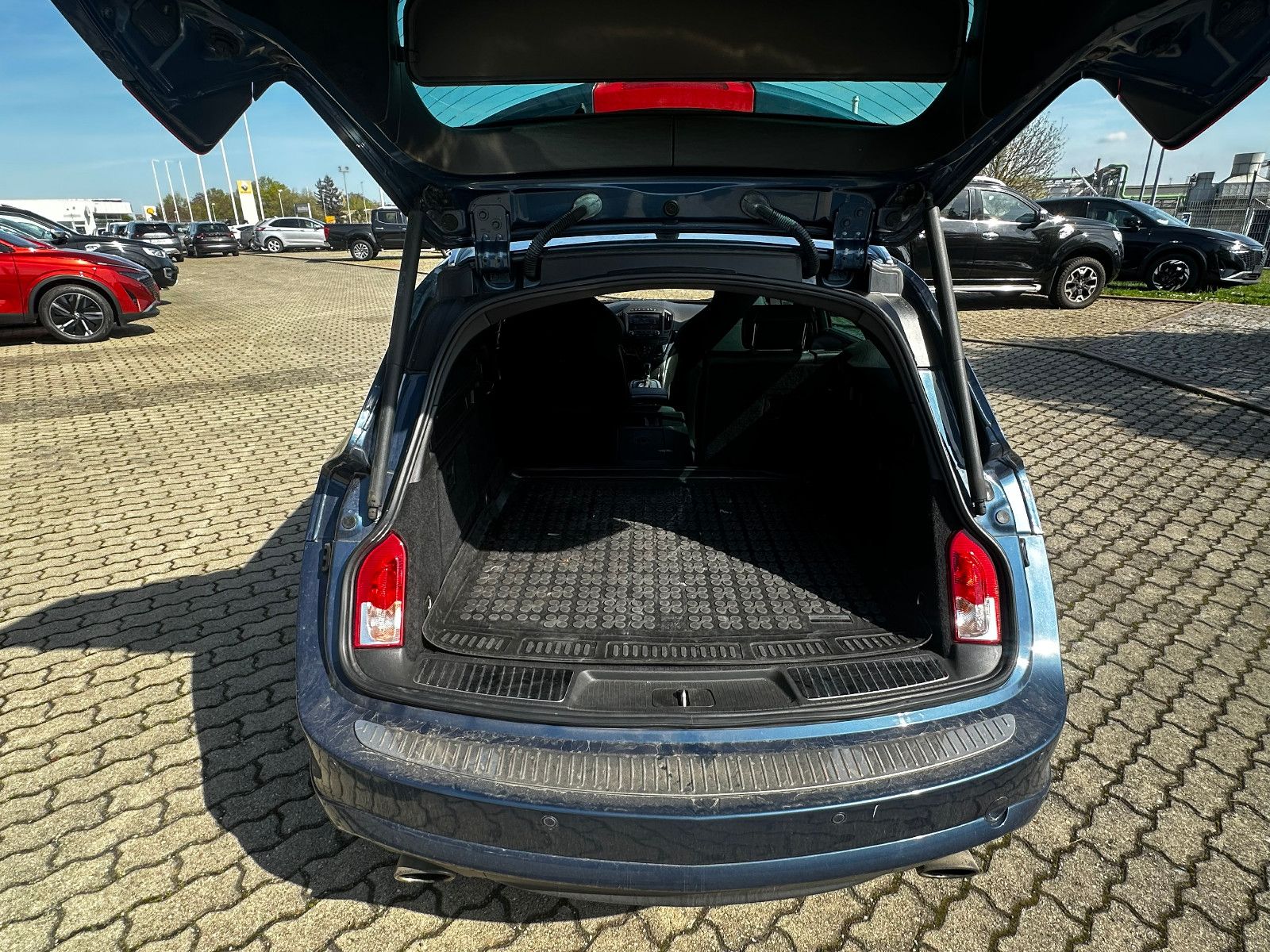 Fahrzeugabbildung Opel Insignia A Sports Tourer Sport