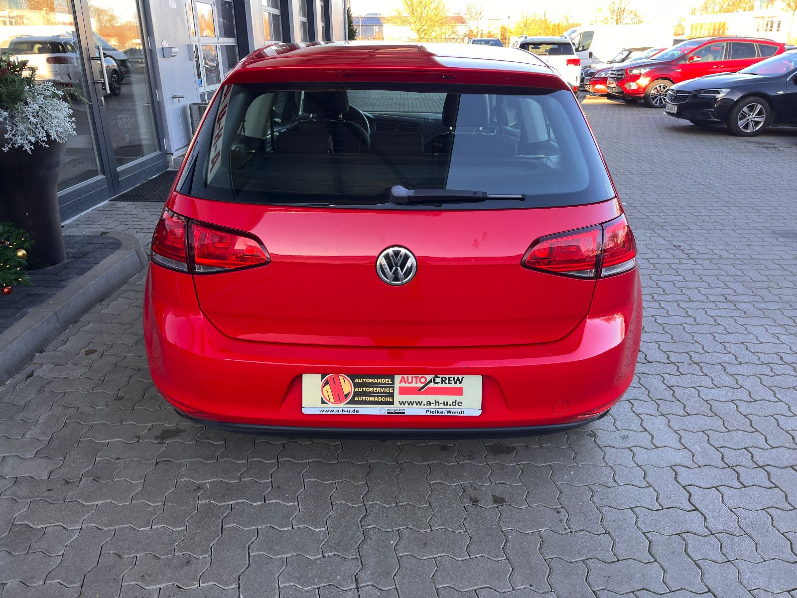 Fahrzeugabbildung Volkswagen Golf VII Lim. Trendline BMT