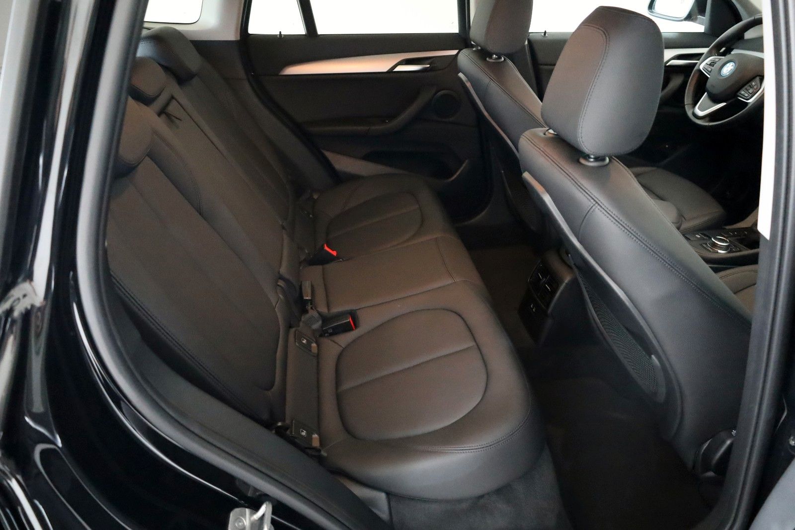 Fahrzeugabbildung BMW X1 xDrive 25e Advantage,Leder,Navi,HUD,Kamera,SH