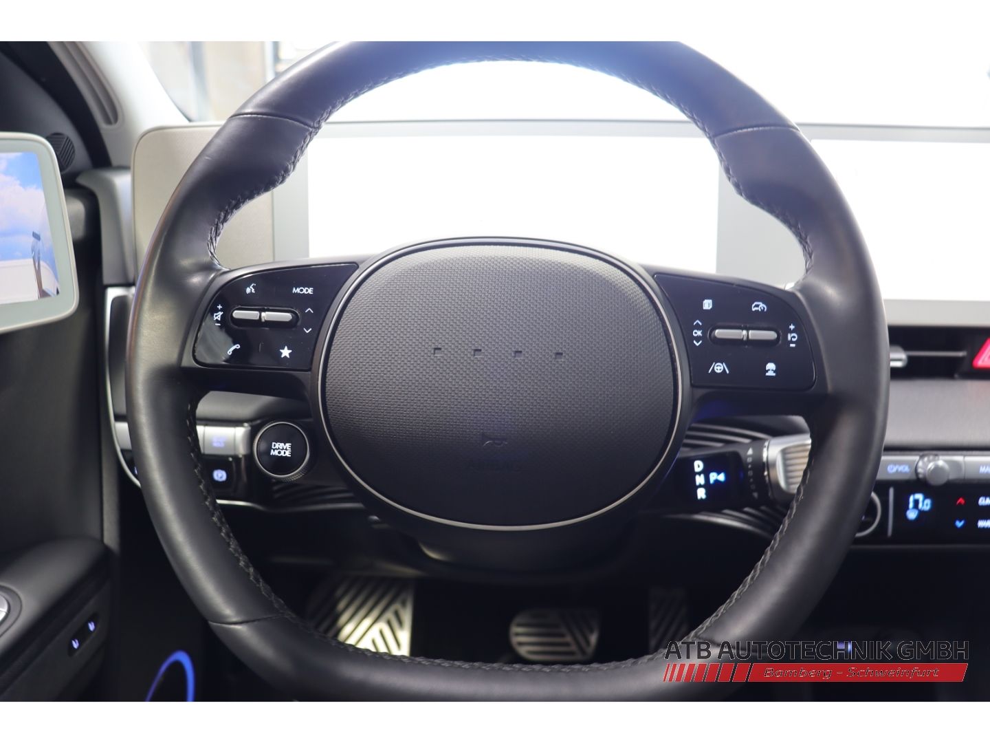 Fahrzeugabbildung Hyundai IONIQ 5 77,4 kWh UNIQ 4WD 97,7% SOH HUD El. Fond