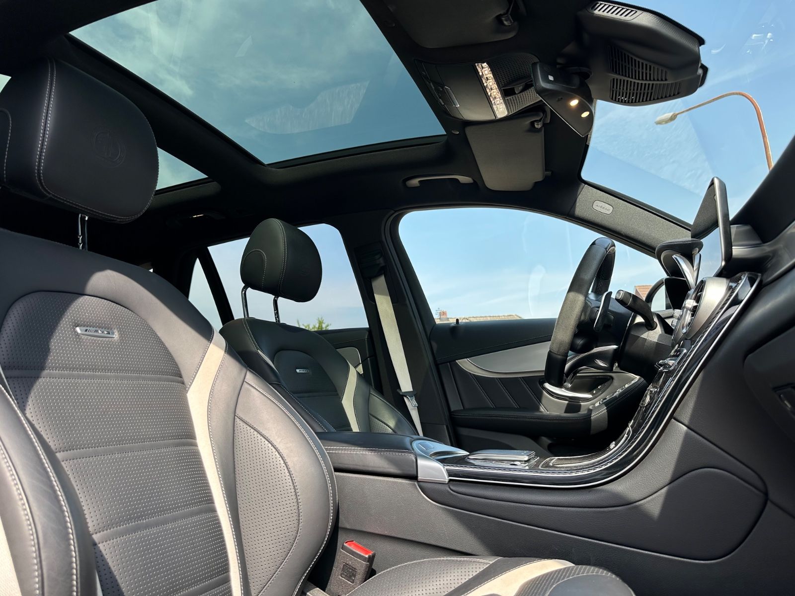 Fahrzeugabbildung Mercedes-Benz GLC 63 S AMG 4M Night/AHK/Pano/LED/360°