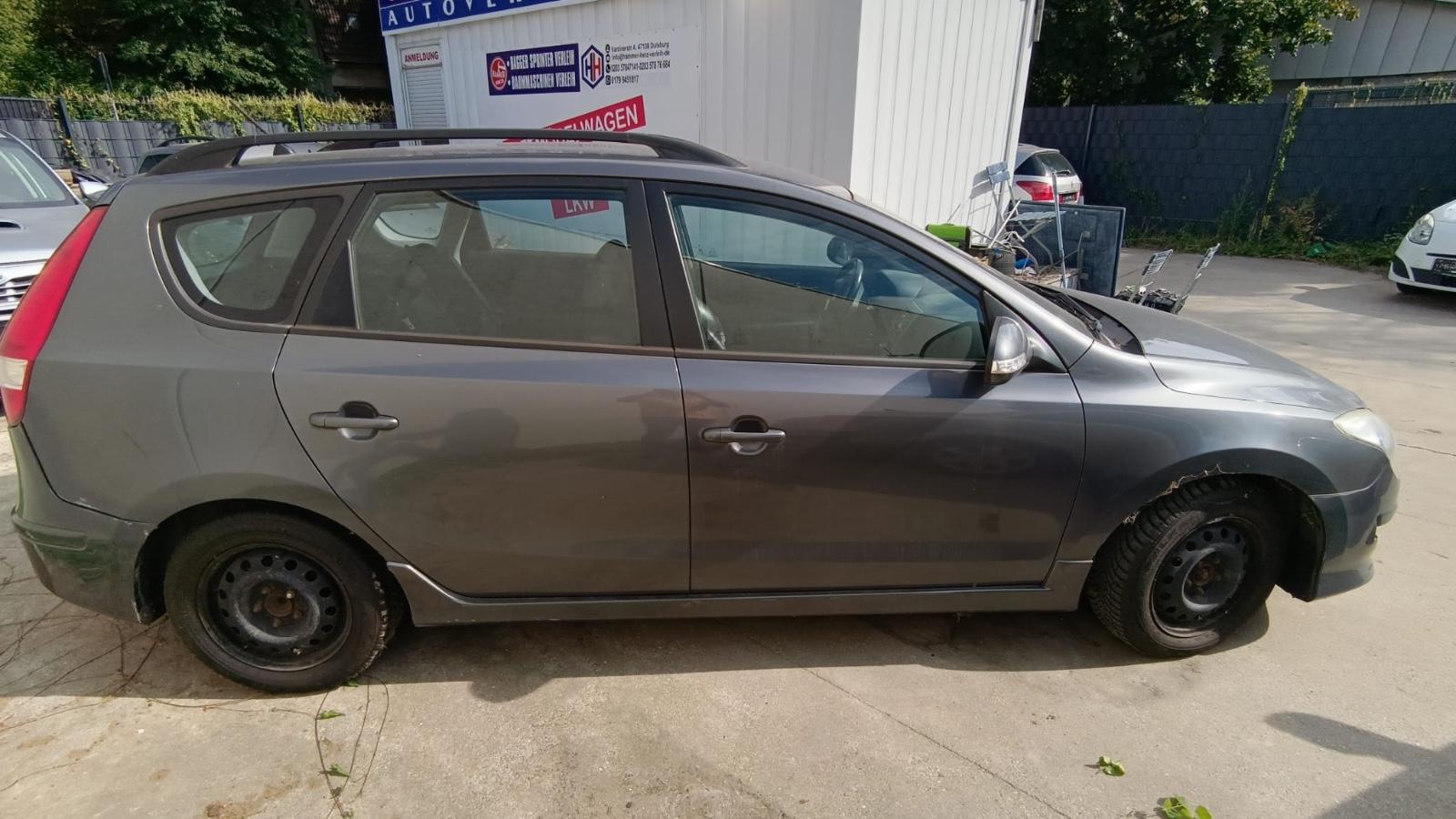 Hyundai i30 2011 — photo 7