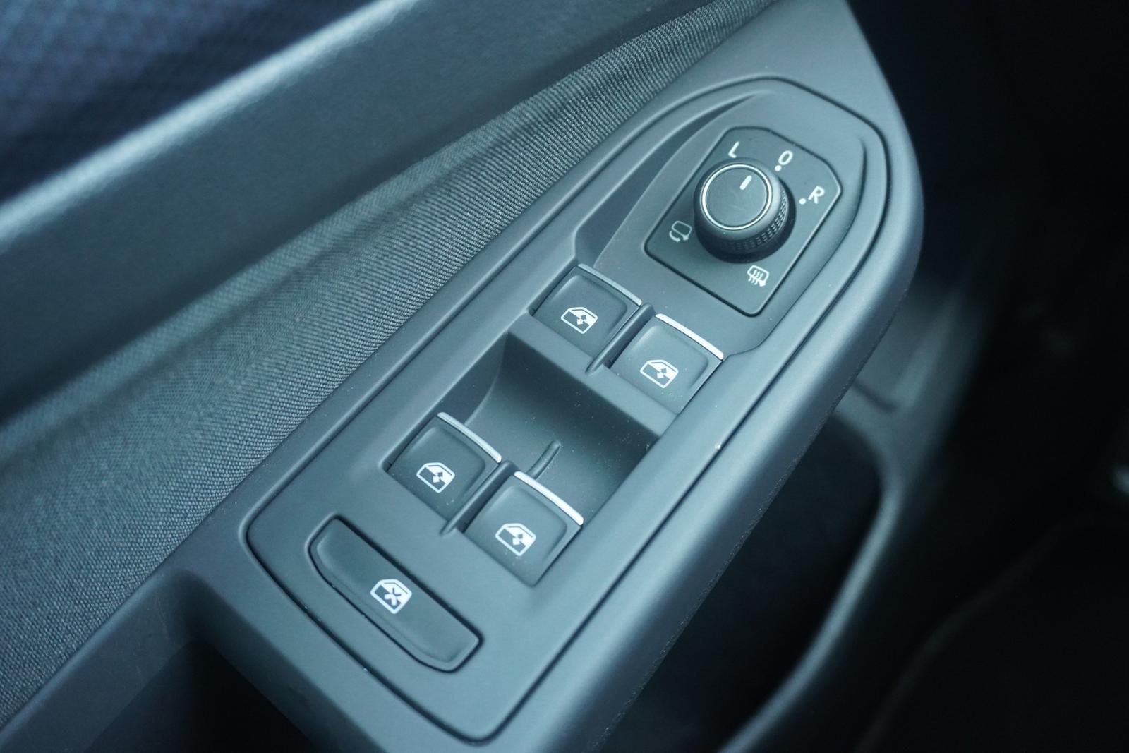 Volkswagen Golf VIII 1.5 TSI United LED Navi Sitzheizung, миниатюра 19