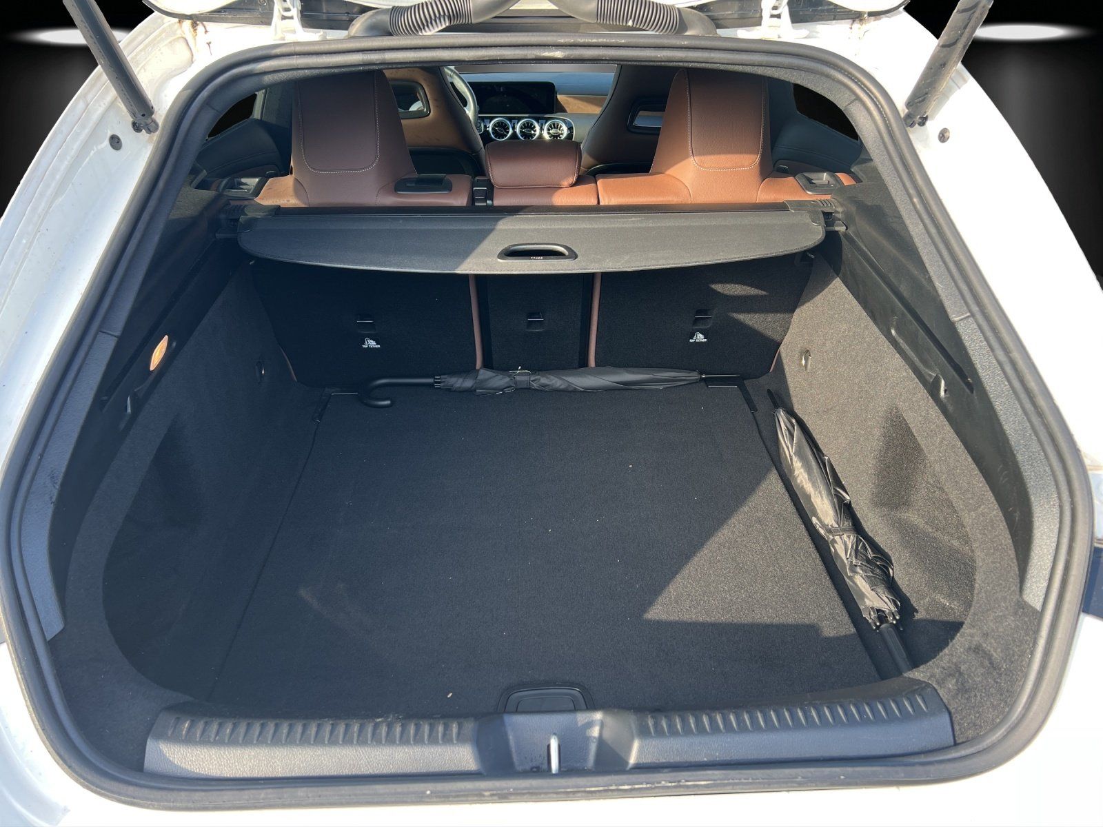 Fahrzeugabbildung Mercedes-Benz CLA 220 d Shooting Brake AMG Burme PANO KeyGo