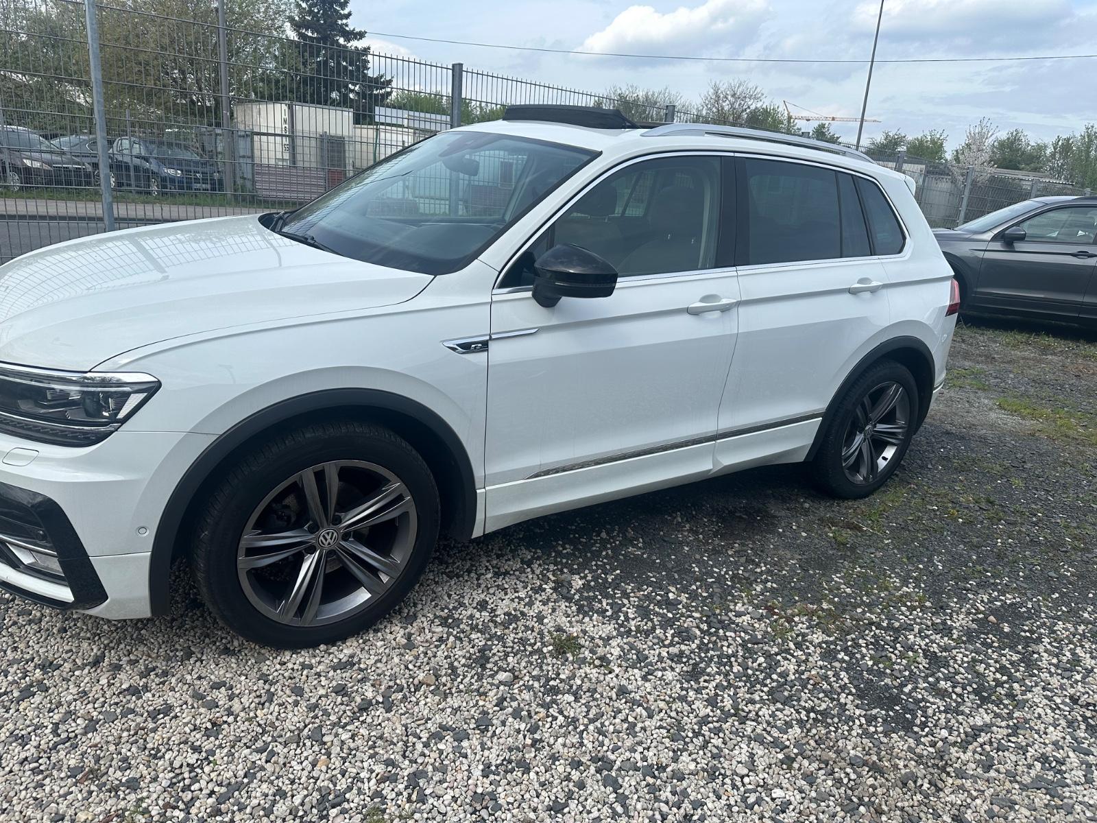 Volkswagen Tiguan R-line Pano/Led/digital tacho/key less go