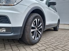 Fahrzeugabbildung Volkswagen Tiguan 2.0 TDI DSG 4M IQ.DRIVE AHK PANO ACC