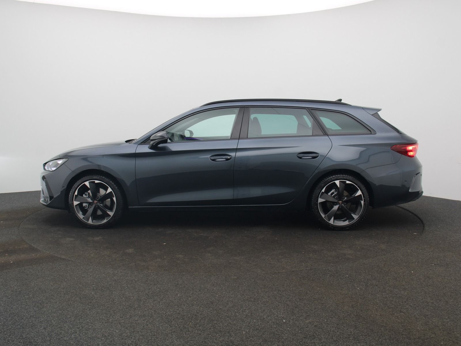 Cupra Leon ST 2.0TDI DSG Navi Matrix AHK RFK ACC foto 4