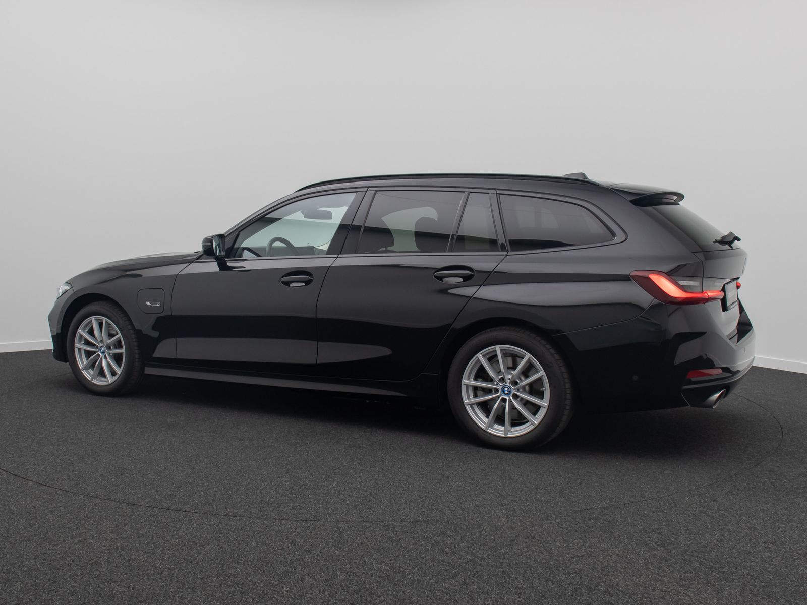 Fahrzeugabbildung BMW 330e H/K Stop&Go DAB Kamera DriveAs FernAs Sport