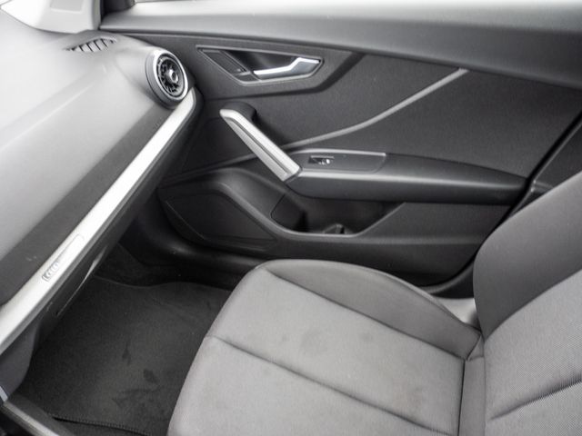 Q2 35 TFSI S tronic PDC SHZ KAMERA NAVI LED