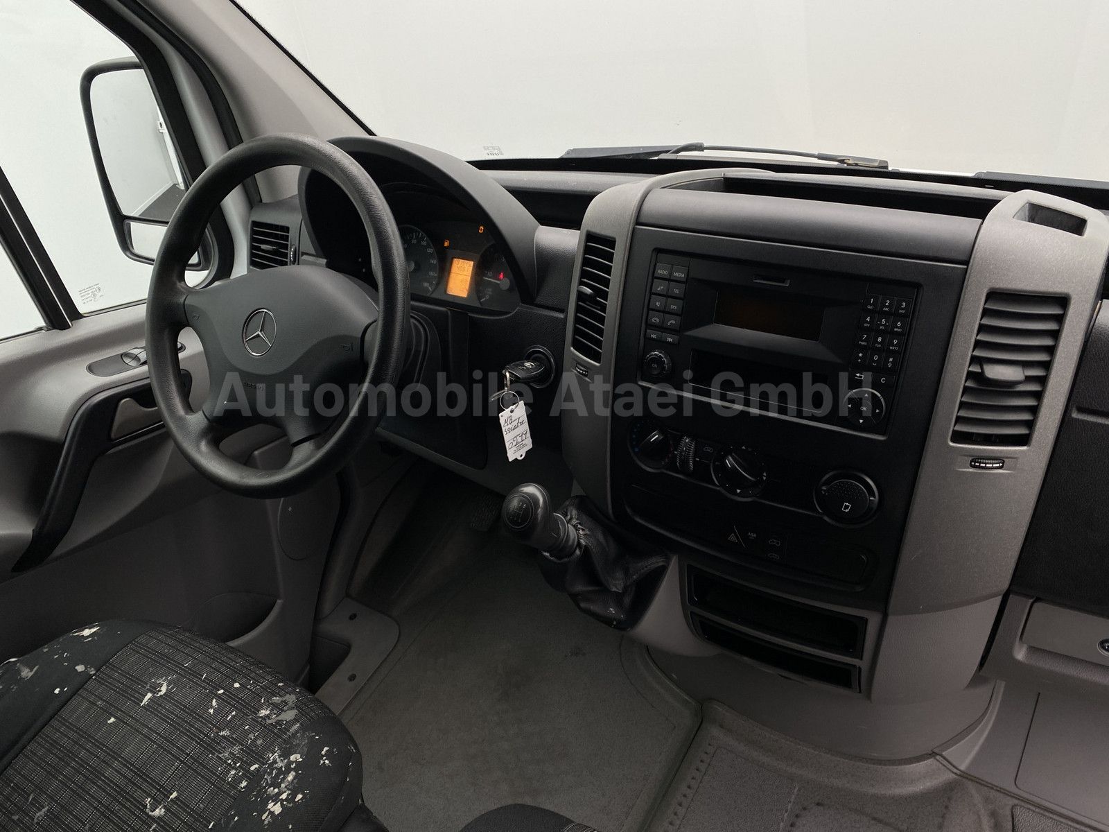 Fahrzeugabbildung Mercedes-Benz Sprinter 314 AHK+1.HAND+3-SITZER 0211
