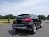 Mercedes-Benz GLA 220 d 4MATIC AMG Line Leder AHK Navi - Mercedes-Benz GLA 220 von privat