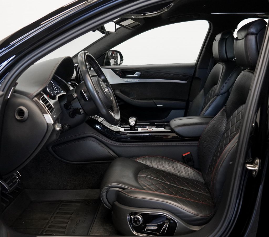 Audi S8