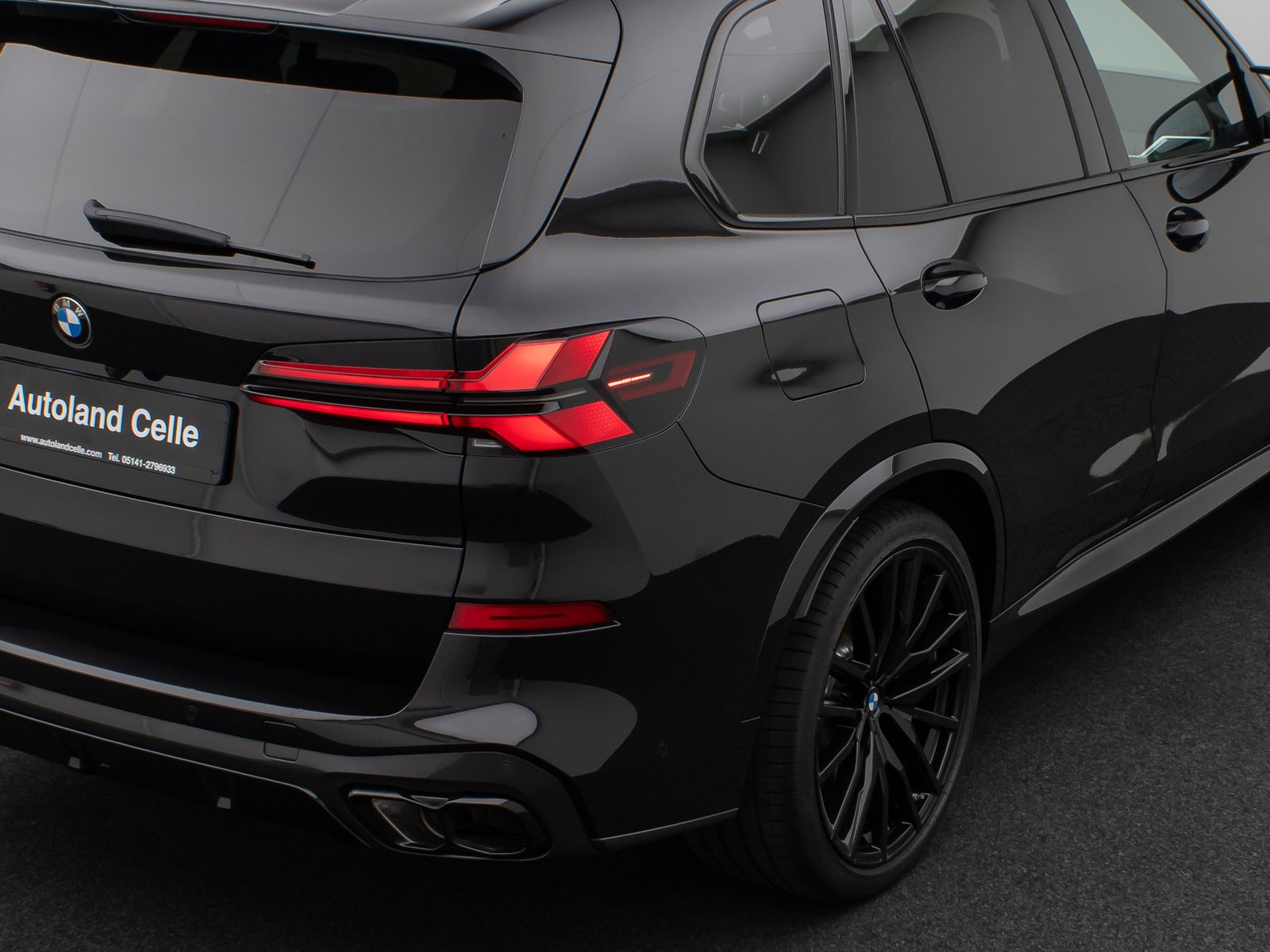 Fahrzeugabbildung BMW X5 M60i Panorama 360° B&W SoftCL Massage 22Zoll
