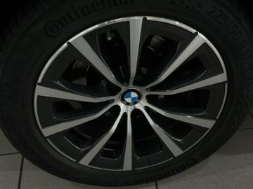 Fahrzeugabbildung BMW 320d xDr Tour ACC DAB Hi-Fi Kamera 360°