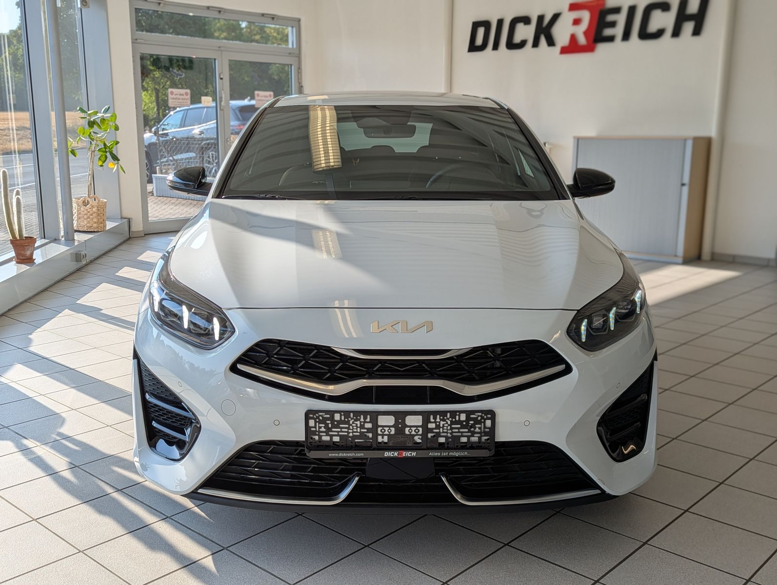 Fahrzeugabbildung Kia Ceed 1.5 GT-Line Limo Perfomance LED JBL Cam 7-J