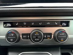 Fahrzeugabbildung Volkswagen T6.1 Multivan STAR EDITION 4MOTION -NAVI*AHK*ACC