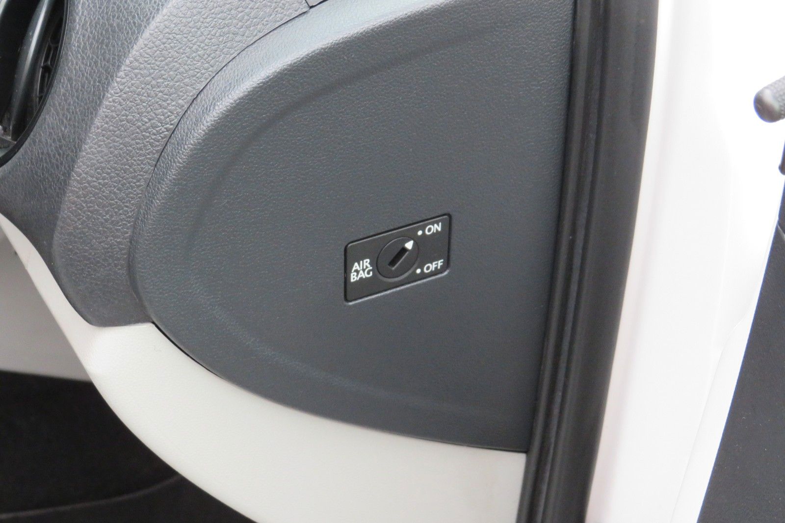 Fahrzeugabbildung SEAT Mii Style 4-TÜREN KLIMA ZV EFH TELVOR 1.HAND