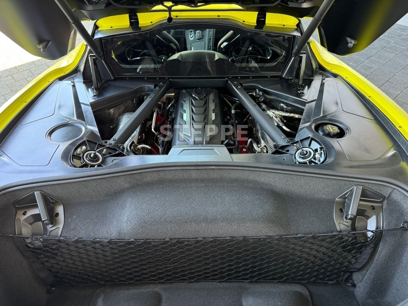 Corvette C8 Stingray Coupe 6,2 V8 3LT Europamodell STEPPE