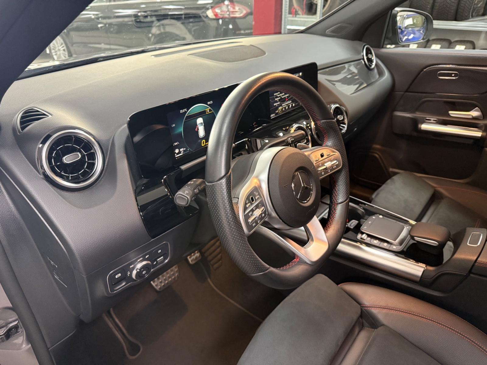 Mercedes-Benz GLA 220 d*AMG-LINE*AHK*MBUX*19 ZOLL*PARK-ASSIST*