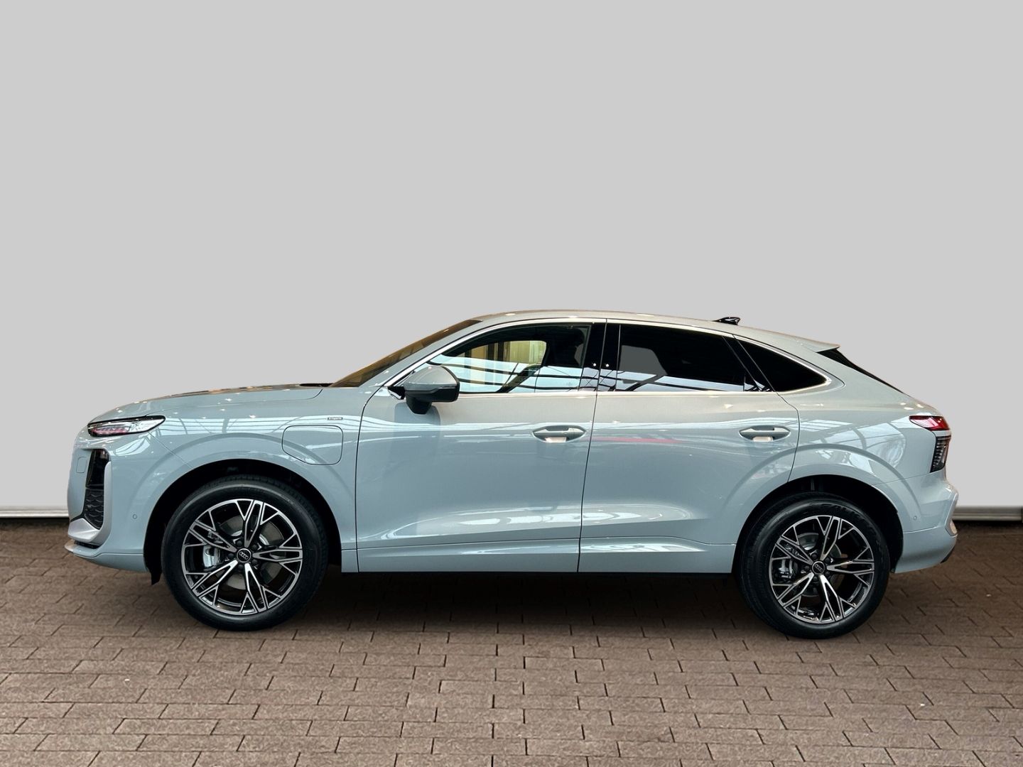 Audi Q3 Sportback e-hybrid 200 kW S-LINE+NAVI+LED+CAR foto 6