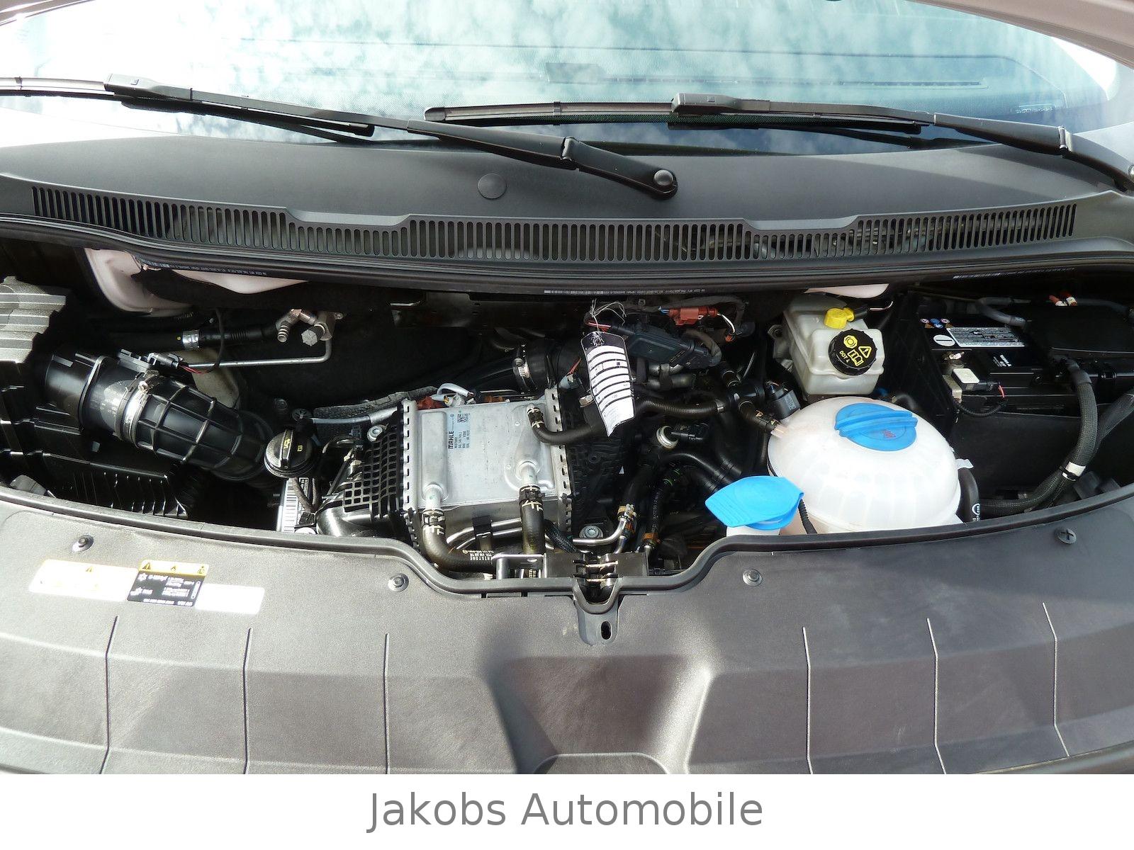 Volkswagen T6.1 Transporter Lang 2.0 TDI 4 Motion Standheiz