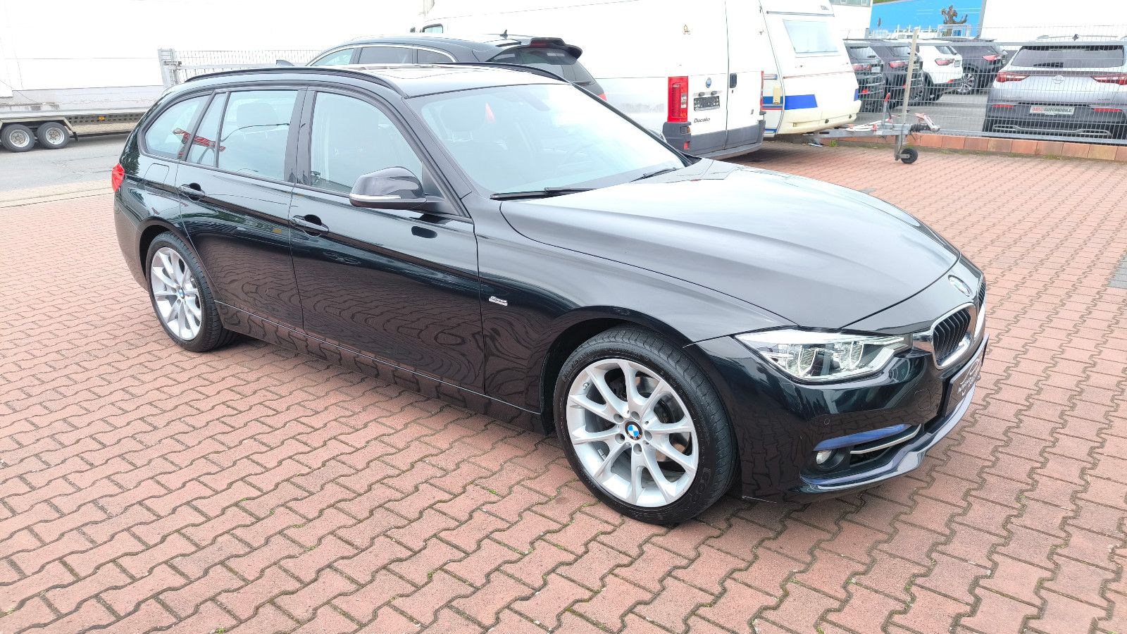 BMW 318i Touring Sport Line Automatik Pano