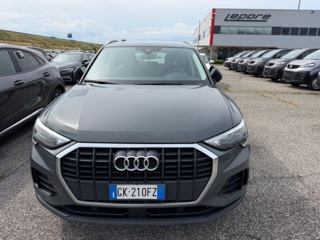 Audi AUDI Q3 35 TDI S tronic Business imagem 2