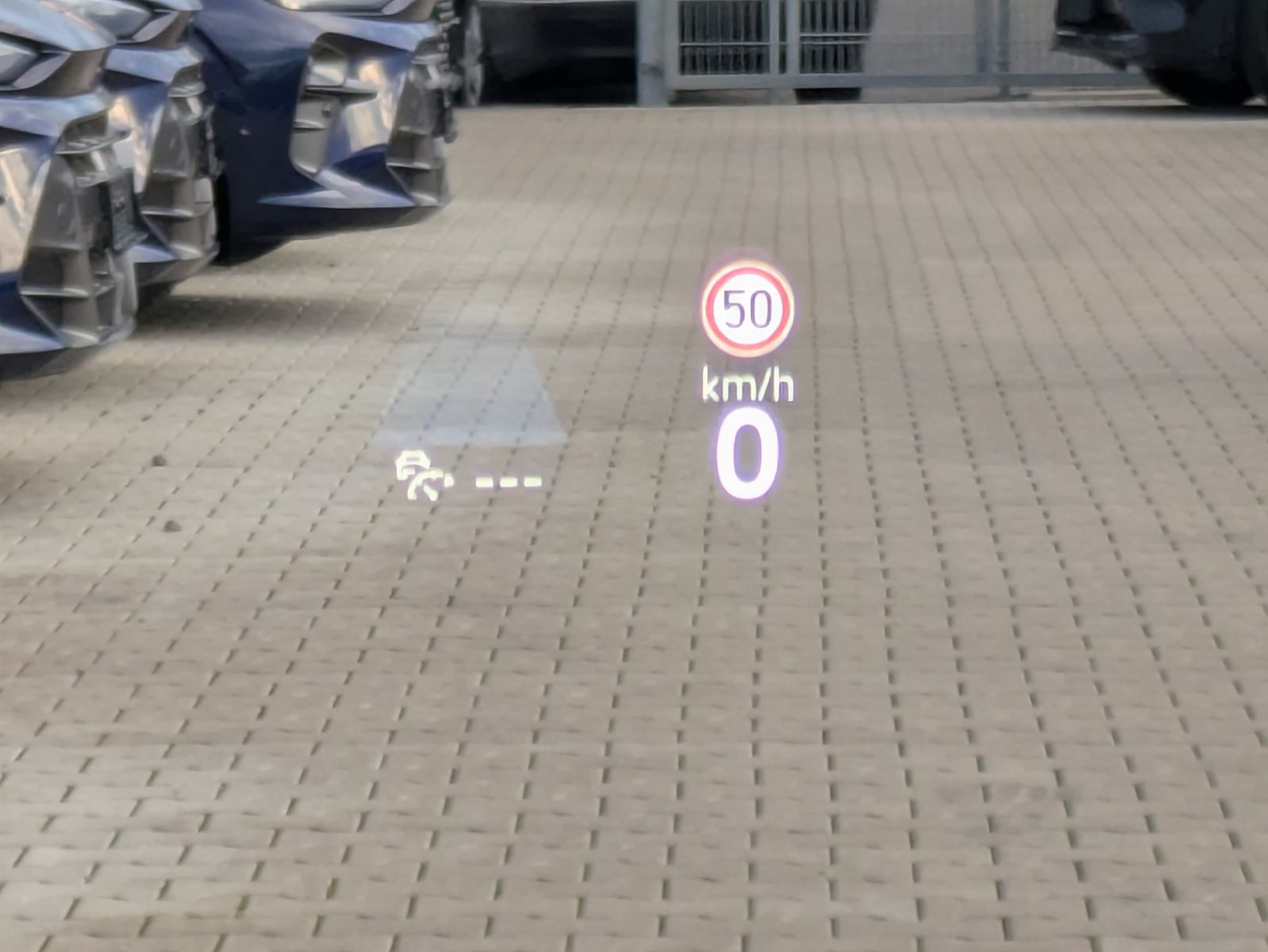 Fahrzeugabbildung Volkswagen Tayron 2.0 TDI 4M R-Line BLACK*7S*IQ*LEDER*PANO